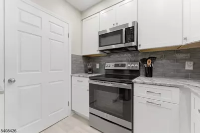 2108 Schindler Ln, Wayne Twp., NJ 07470 - Photo 7