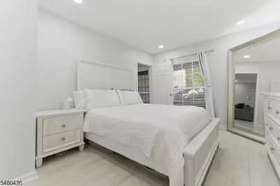 2108 Schindler Ln, Wayne Twp., NJ 07470 - Photo 15