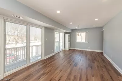 56 Woods Edge Dr, Roxbury Township, NJ 07876 - Photo 7