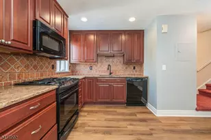 56 Woods Edge Dr, Roxbury Township, NJ 07876 - Photo 9