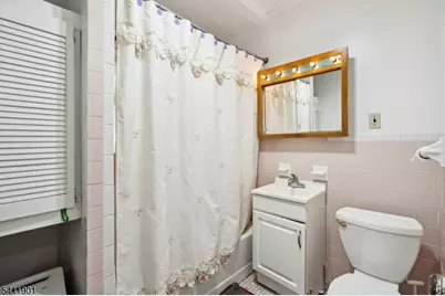 7 Wolf Pl, Irvington, NJ 07111 - Photo 5