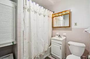 7 Wolf Pl, Irvington, NJ 07111 - Photo 5