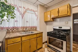 7 Wolf Pl, Irvington, NJ 07111 - Photo 23