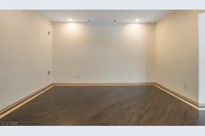 302 Walnut Ave, Cranford Township, NJ 07016 - Photo 11