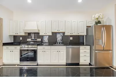 302 Walnut Ave, Cranford Township, NJ 07016 - Photo 13