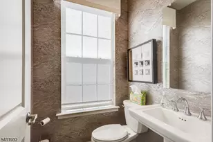 81 Eastwood Ter, East Hanover Township, NJ 07936 - Photo 17