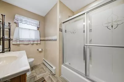 13 Iroquois Ave, Parsippany, NJ 07034 - Photo 33