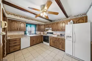 13 Iroquois Ave, Parsippany, NJ 07034 - Photo 7