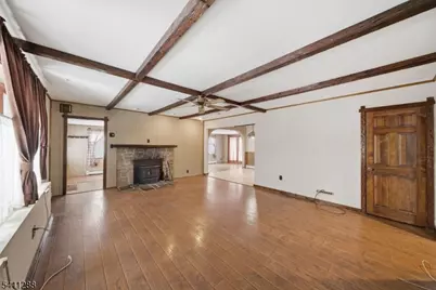 13 Iroquois Ave, Parsippany, NJ 07034 - Photo 5