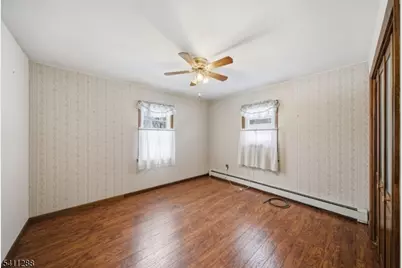 13 Iroquois Ave, Parsippany, NJ 07034 - Photo 15