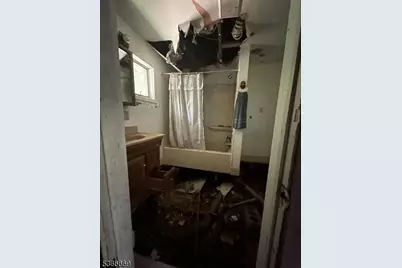 85 Appletree Row, Berkeley Heights Township, NJ 07922 - Photo 3