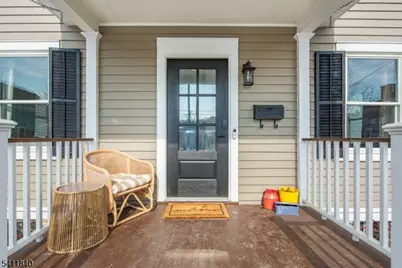 11 Hazlett St, Morristown, NJ 07960 - Photo 3