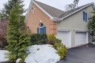 18 Tree Top Ln, Chatham Township, NJ 07928 - Photo 3