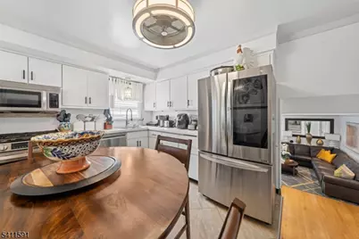 463 W 6th Ave, Roselle, NJ 07203 - Photo 11