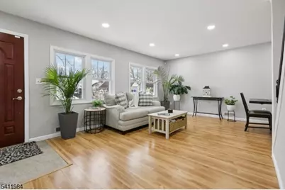 26 Linda Ave, Woodbridge Township, NJ 07067 - Photo 3