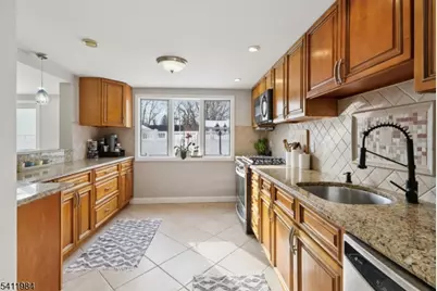 26 Linda Ave, Woodbridge Township, NJ 07067 - Photo 9