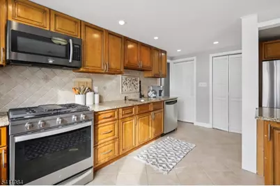 26 Linda Ave, Woodbridge Township, NJ 07067 - Photo 11