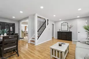 26 Linda Ave, Woodbridge Township, NJ 07067 - Photo 5