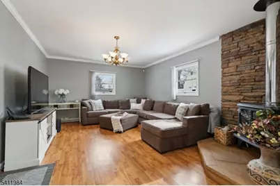 26 Linda Ave, Woodbridge Township, NJ 07067 - Photo 7