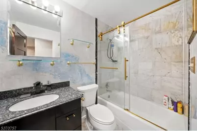 50 Glenwood Ave #702, Jersey City, NJ 07306 - Photo 9