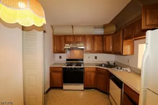 12 Rutgers Dr, Newark, NJ 07103 - Photo 3