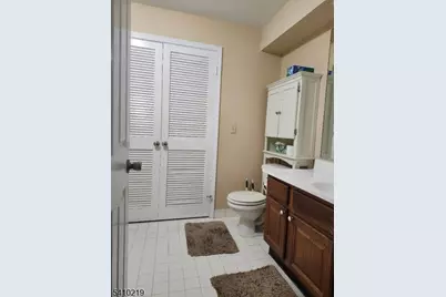 7 Westchester Ter, Clinton Township, NJ 08801 - Photo 9