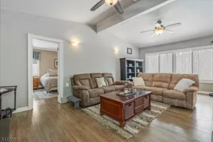 24 Lakeview Dr, Kinnelon, NJ 07405 - Photo 13