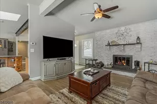 24 Lakeview Dr, Kinnelon, NJ 07405 - Photo 11