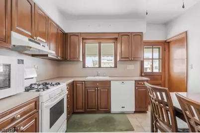 17 Grandview Ave, North Plainfield, NJ 07060 - Photo 7