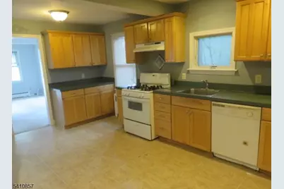 89 Linden St, Bridgewater, NJ 08807 - Photo 3
