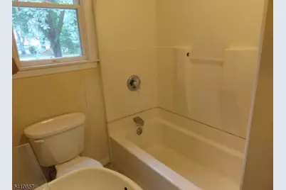 89 Linden St, Bridgewater, NJ 08807 - Photo 9