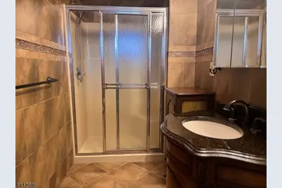 567 Kingsland Ave, Lyndhurst Township, NJ 07071 - Photo 7