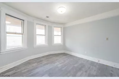 51 Maple St, Garfield, NJ 07026 - Photo 9