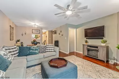 16 Hancock Ct, Raritan Township, NJ 08822 - Photo 7