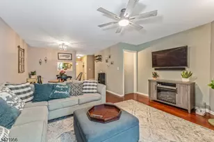 16 Hancock Ct, Raritan Township, NJ 08822 - Photo 7