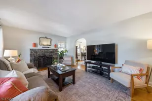 225 Lawrence Ave, North Plainfield, NJ 07063 - Photo 5