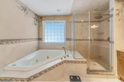 14 Louisa Ct, Wayne, NJ 07470 - Photo 19