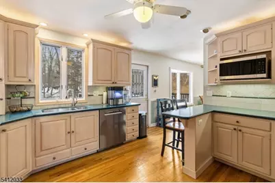 384 Millbrook Ave, Randolph Township, NJ 07869 - Photo 9