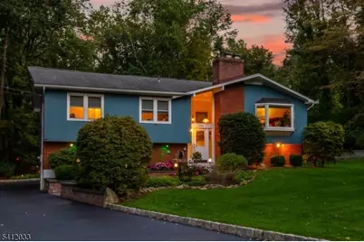 384 Millbrook Ave, Randolph Township, NJ 07869 - Photo 27