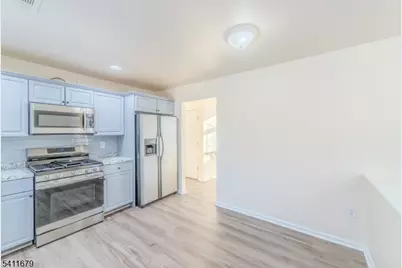 33 Viking Ave, Franklin Township, NJ 08873 - Photo 15