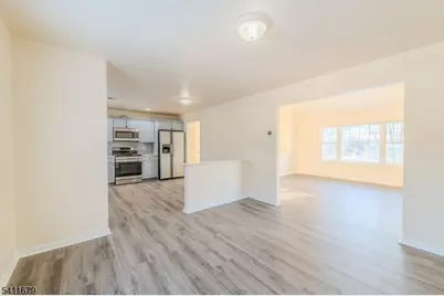 33 Viking Ave, Franklin Township, NJ 08873 - Photo 9