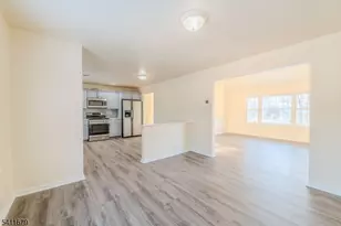 33 Viking Ave, Franklin Township, NJ 08873 - Photo 9