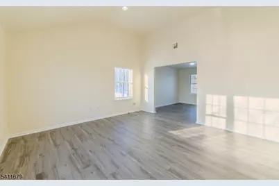 33 Viking Ave, Franklin Township, NJ 08873 - Photo 7