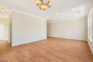 516 4 Seasons Dr, Wayne, NJ 07470 - Photo 7