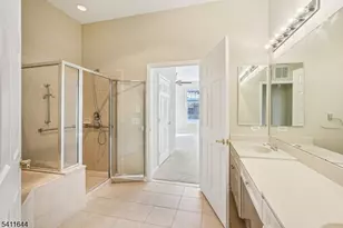 516 4 Seasons Dr, Wayne, NJ 07470 - Photo 21