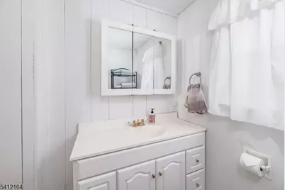 10 Lake Shore Rd, Hardyston Township, NJ 07460 - Photo 17