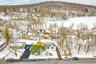 10 Lake Shore Rd, Hardyston Township, NJ 07460 - Photo 5