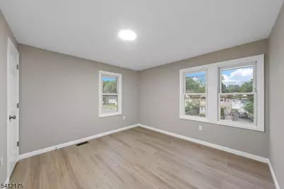 208 E 8th Ave, Roselle, NJ 07203 - Photo 13