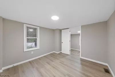 208 E 8th Ave, Roselle, NJ 07203 - Photo 15