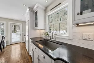 65 7 Oaks Dr, New Providence, NJ 07901 - Photo 17